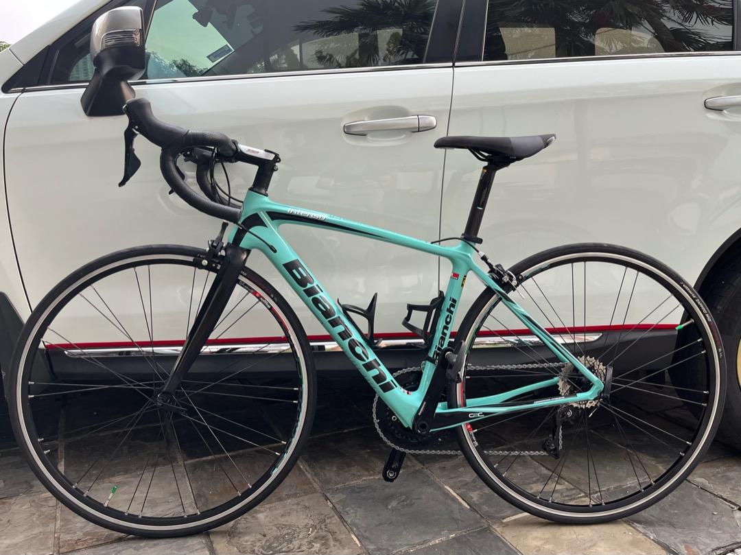 Bianchi Intenso 105 11SP Road Bike Sports Equipment Bicycles