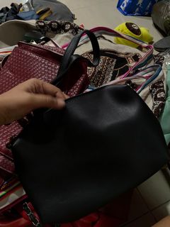 (Category: ) located in . Submitted by megxa.wardrobe (Listing ID 1191322855, Image 1). Description: .