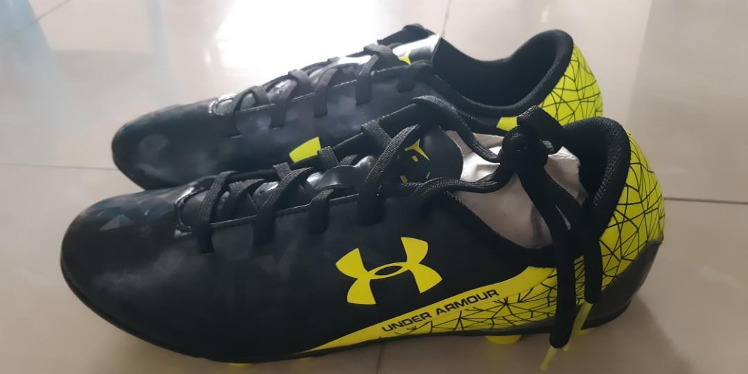 Under armour 2024 boots kids