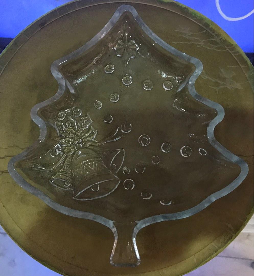 Candy fruit dessert Christmas glass plate (Category: Bakeware) located in Quezon City. Submitted by nabilancehowlee (Listing ID 1191328643, Image 1). Description: Christmas design plate - .