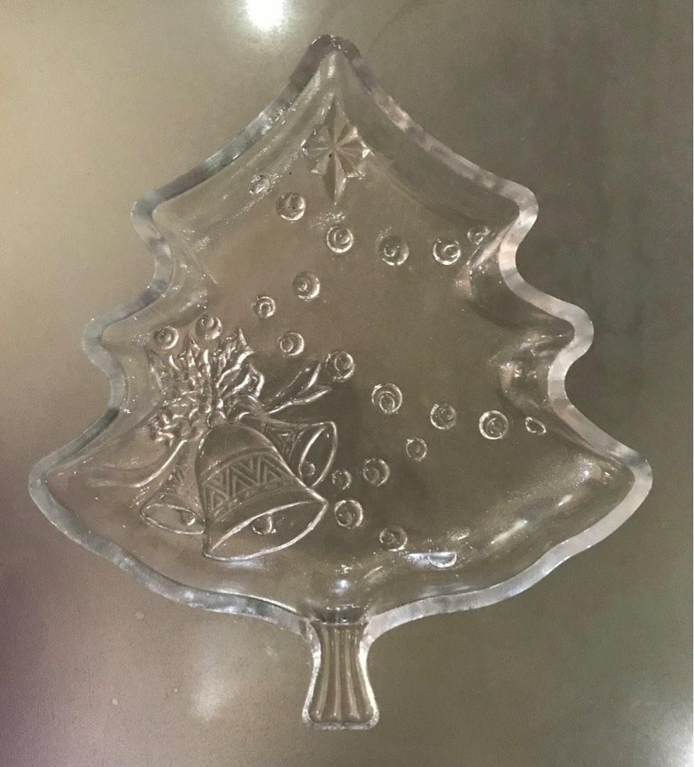 Candy fruit dessert Christmas glass plate (Category: Bakeware) located in Quezon City. Submitted by nabilancehowlee (Listing ID 1191328643, Image 2). Description: Christmas design plate - .
