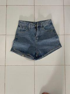 Celana jeans pendek BARU