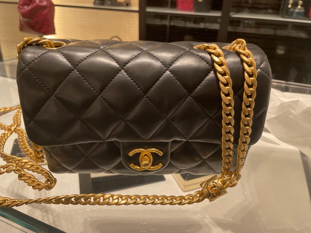 What fits in the Chanel 22K Small Flap Bag 