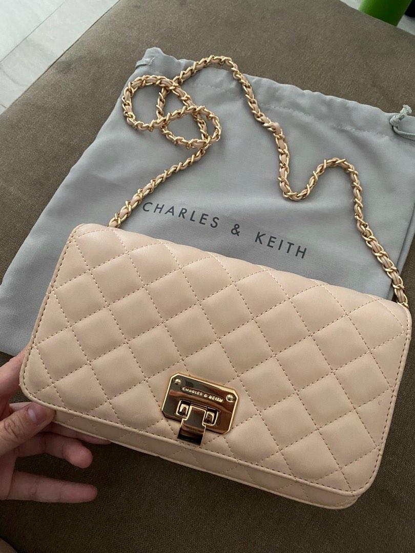 Charles and keith sales quilted flip lock clutch
