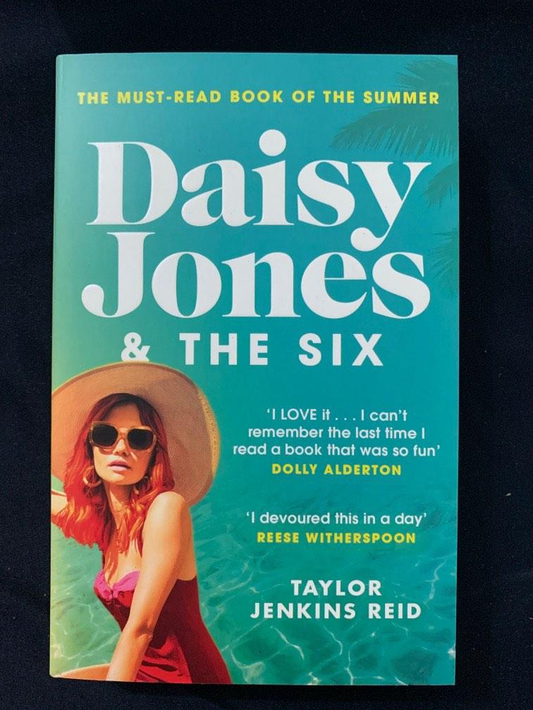 Daisy Jones and The Six Taylor Jenkins Reid booktok, Hobbies & Toys, Books & Magazines