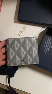 （分類：）位於 。 由 resell1998 提交（商品編號 1191447325，圖片 1）。簡介： 。