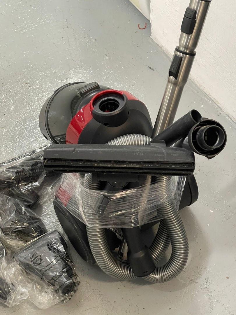 ELECTROLUX EC416CR BAGLESS VACUUM CLEANER (2000W), TV & Home Appliances