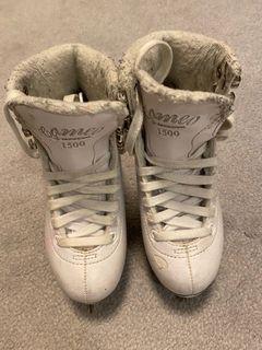 EUC Cameo by Jackson 1500 figure skates junior (US 1)