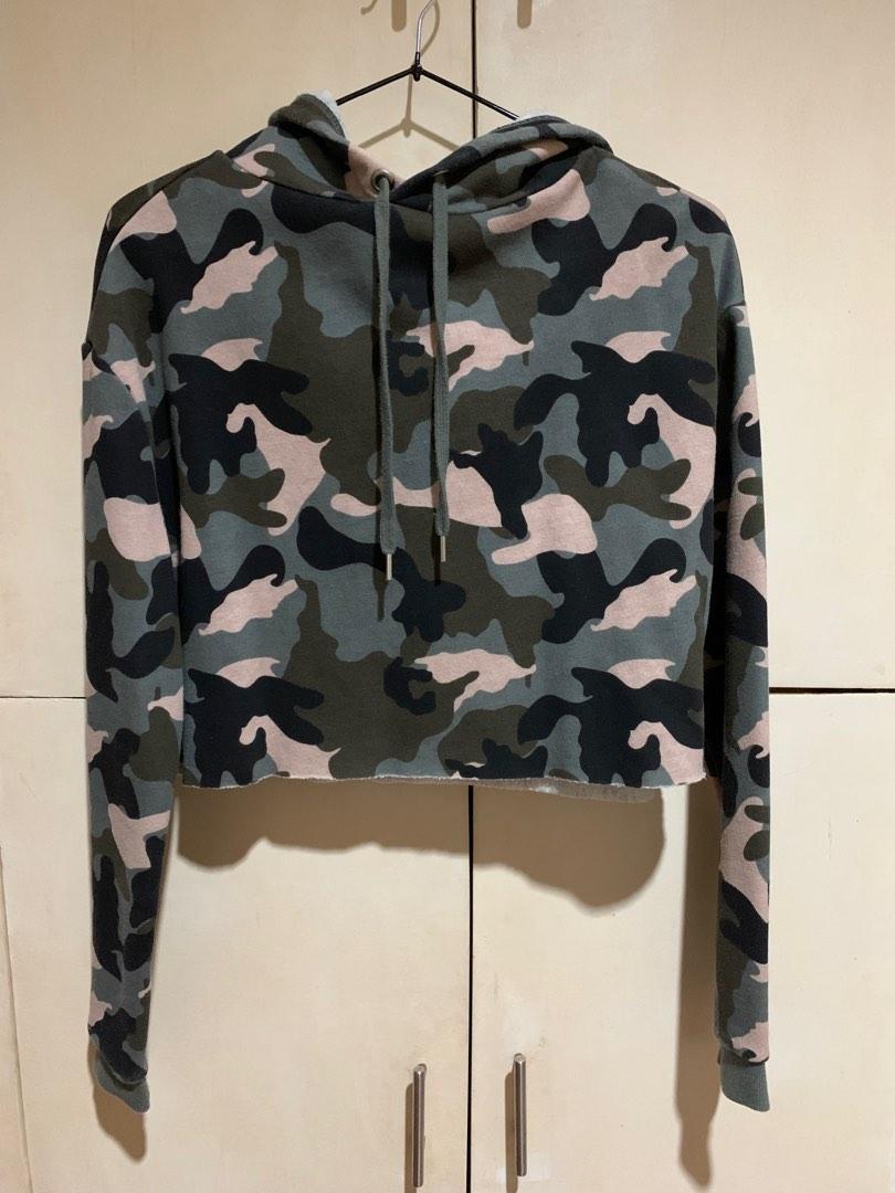 Camo cropped shop hoodie h&m