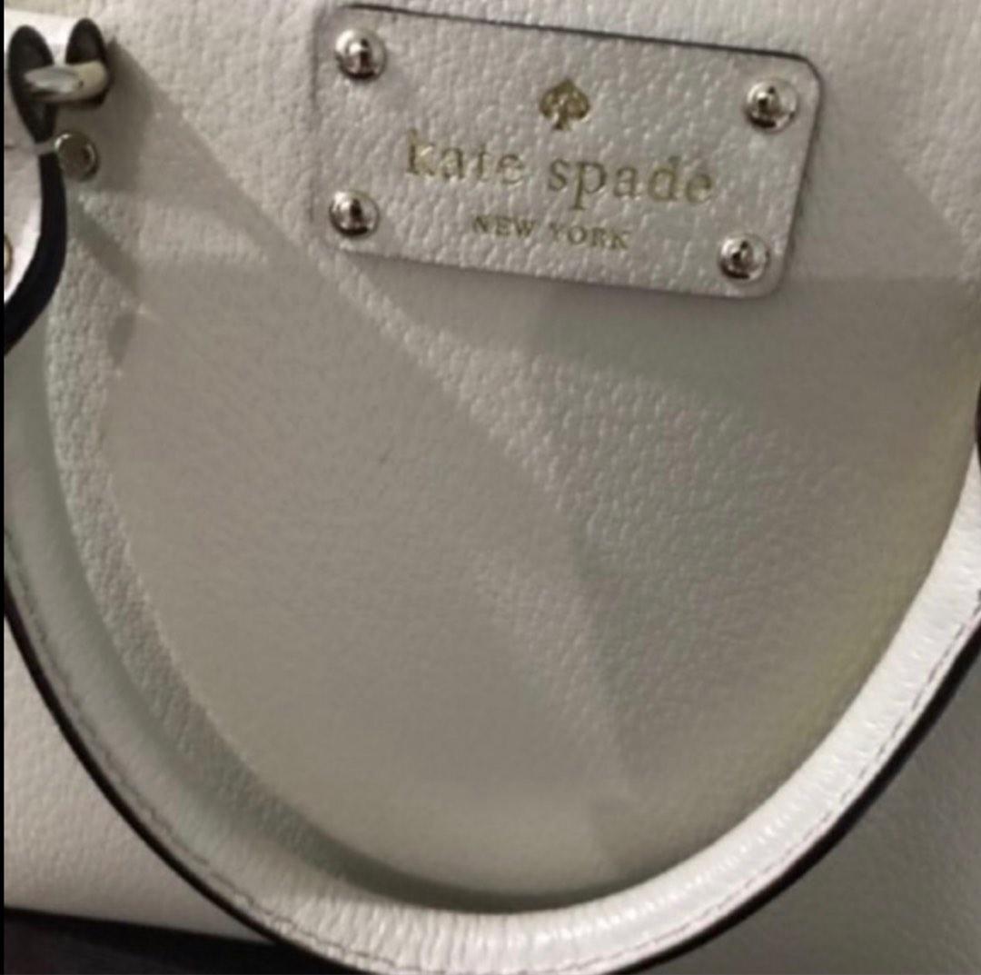 Kate Spade Wellesley Small Quinn Bag (Category: Luxury Bags & Wallets) located in Lucena. Submitted by fashioncult.ph (Listing ID 1191319704, Image 3). Description: Kate Spade Wellesley Small Quinn Bag 👉🏻💯authentic 👉🏻with strap & dustbag (2way bag) 👉🏻off white color( aesthetically clean looking ootds 💕) 👉🏻rare find piece 🫶🏻 👉🏻RFS: decluttering too much bags 👉🏻low ballers will automatically blocked 👉🏻very spacious & roomy bag 👉�