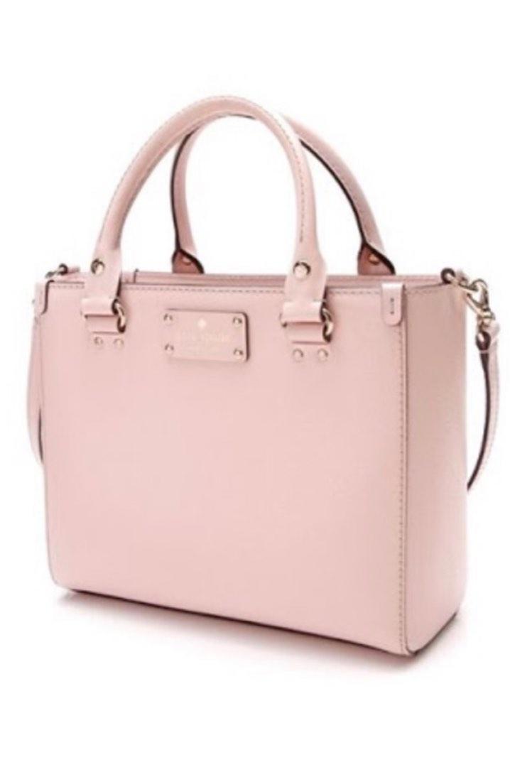 Kate Spade Wellesley Small Quinn Bag (Category: Luxury Bags & Wallets) located in Lucena. Submitted by fashioncult.ph (Listing ID 1191319704, Image 2). Description: Kate Spade Wellesley Small Quinn Bag 👉🏻💯authentic 👉🏻with strap & dustbag (2way bag) 👉🏻off white color( aesthetically clean looking ootds 💕) 👉🏻rare find piece 🫶🏻 👉🏻RFS: decluttering too much bags 👉🏻low ballers will automatically blocked 👉🏻very spacious & roomy bag 👉�