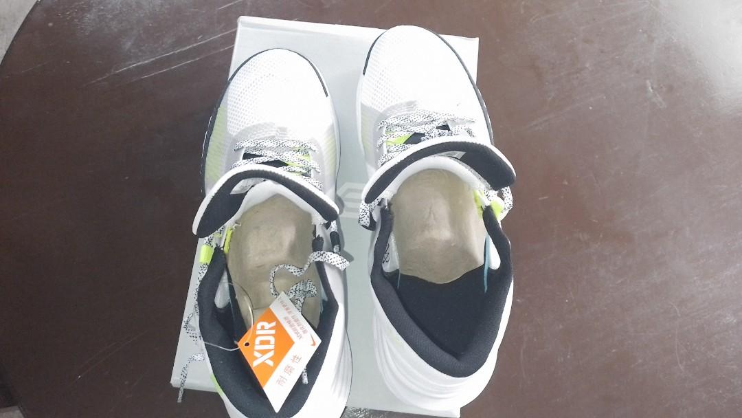 Kyrie flytrap low cut new arrivals