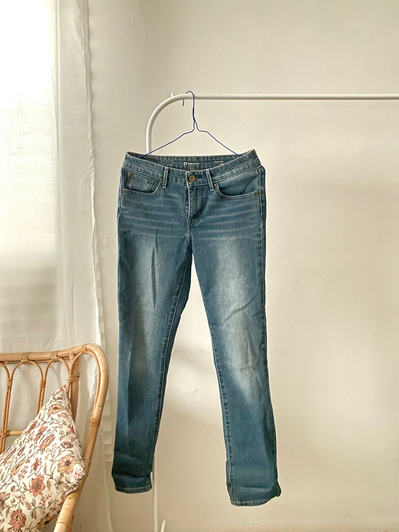 Levi's demi curve jeans, Women's Fashion, Bottoms, Jeans & Leggings on  Carousell