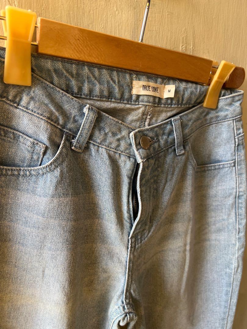 Light blue Mom Jeans, Women's Fashion, Bottoms, Jeans on Carousell