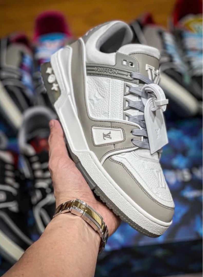 lv trainers grey