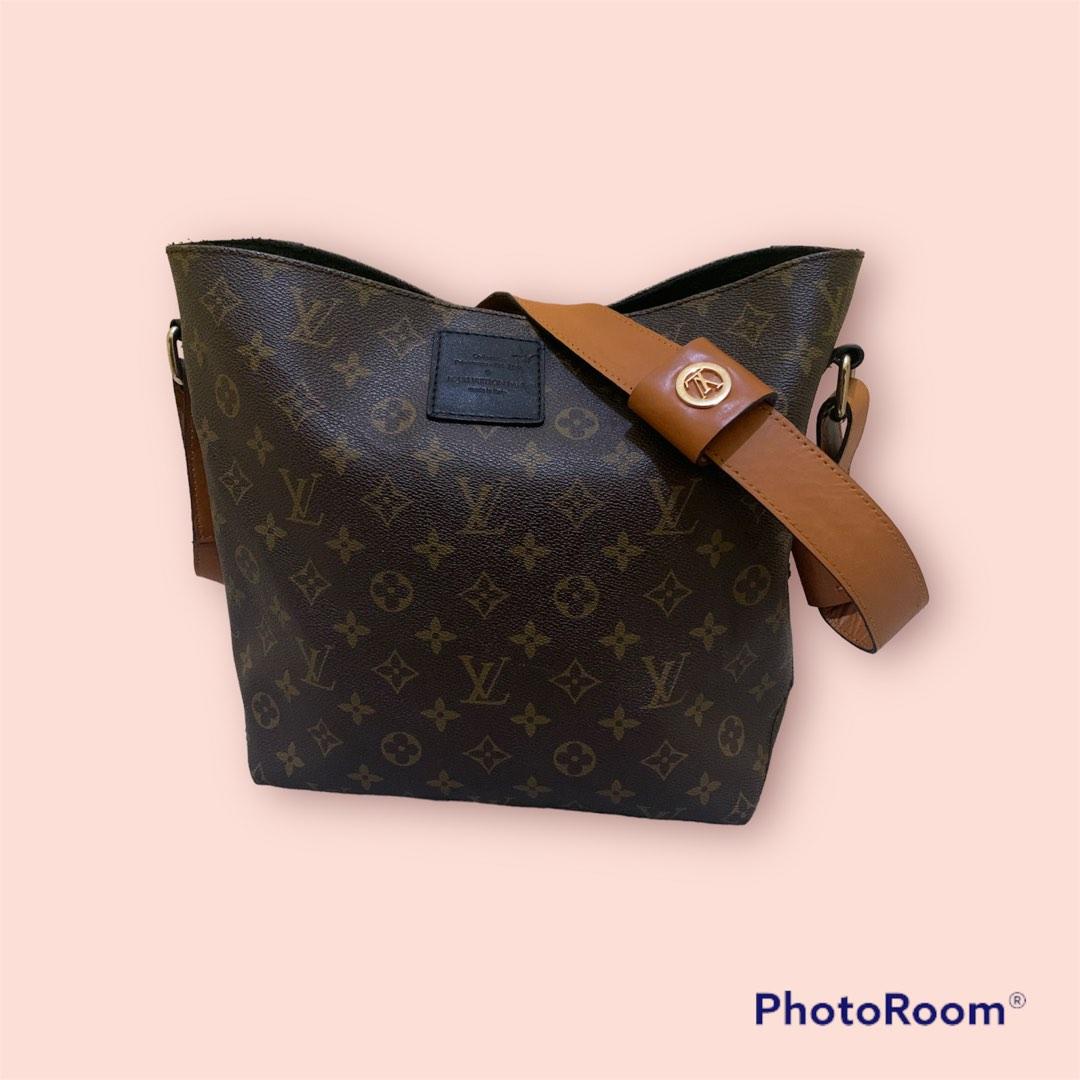 Tas wanita/tas LV/slingbag, Barang Mewah, Tas & Dompet di Carousell