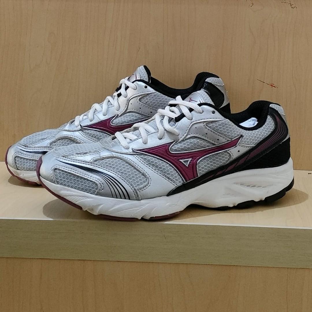 Sepatu mizuno running store