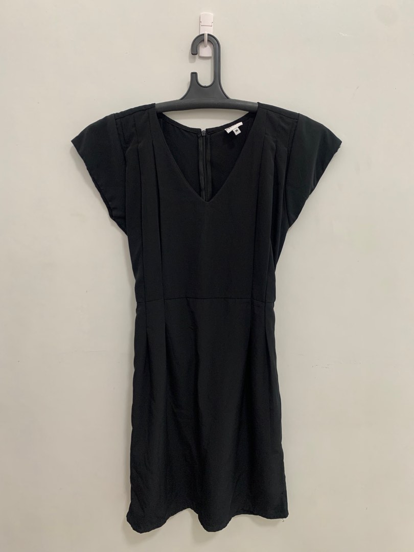 Modest black dress medium to semi large, Women's Fashion, Dresses ...