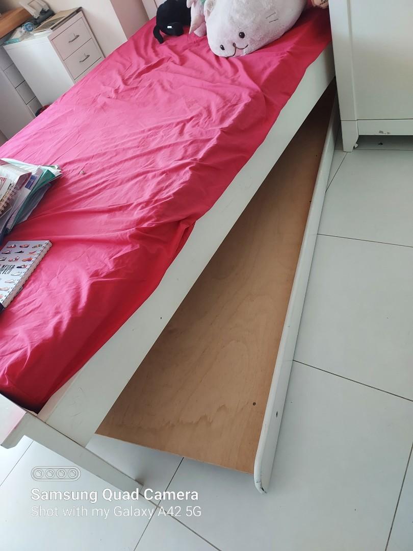 Need to clear! Super Single Pullout bed Trundle bed / Super Single
