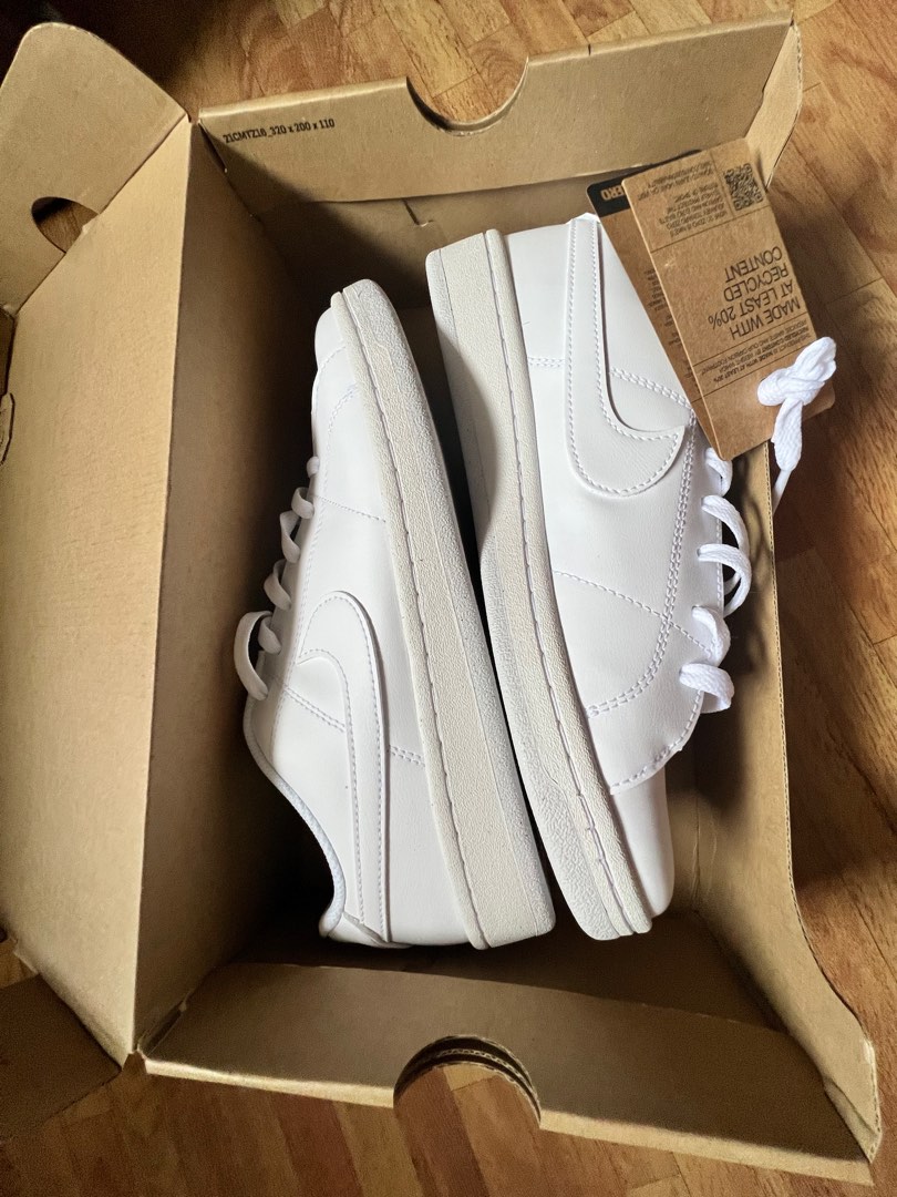 nikecourt royale 2 women