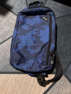 Pacsafe sling bag