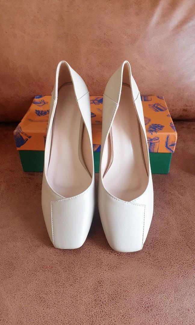 Plus size wide heels shop