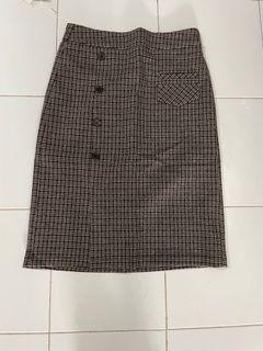 Rok coklat kotak wool