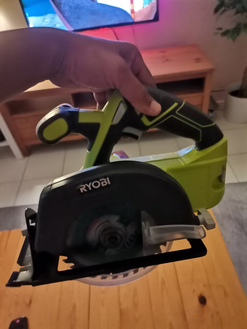 P505 circular saw outlet