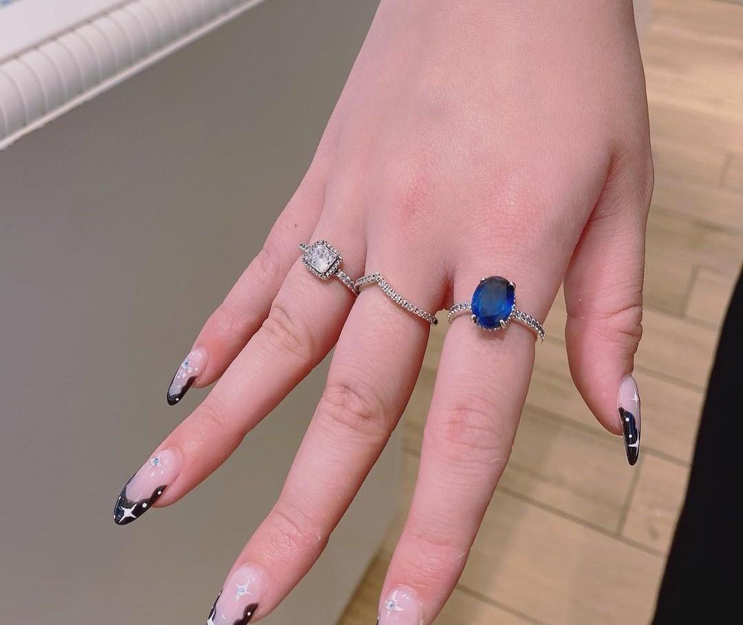 Sparkling halo ring discount