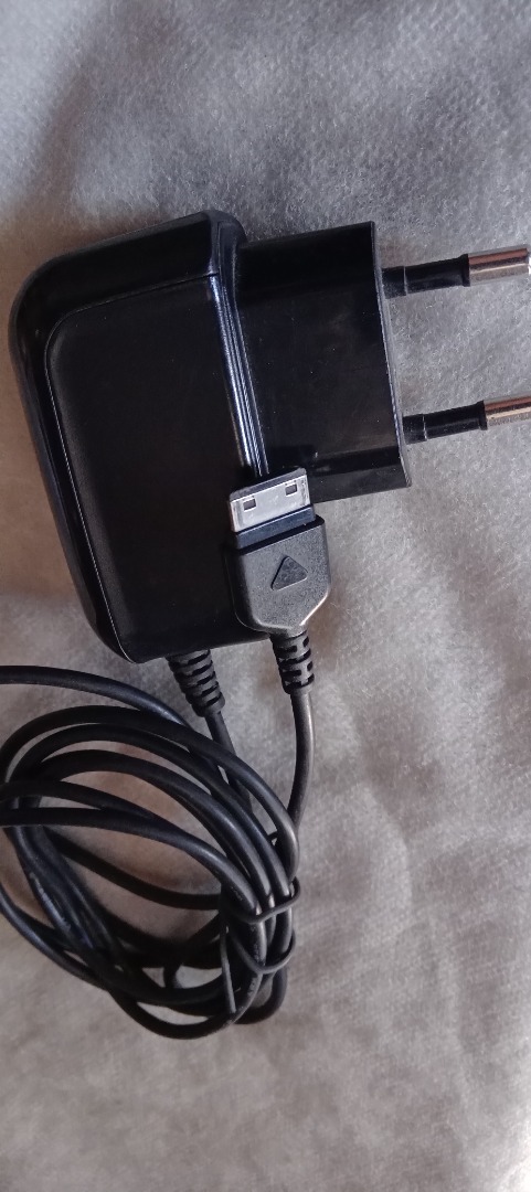 Old samsung charger top