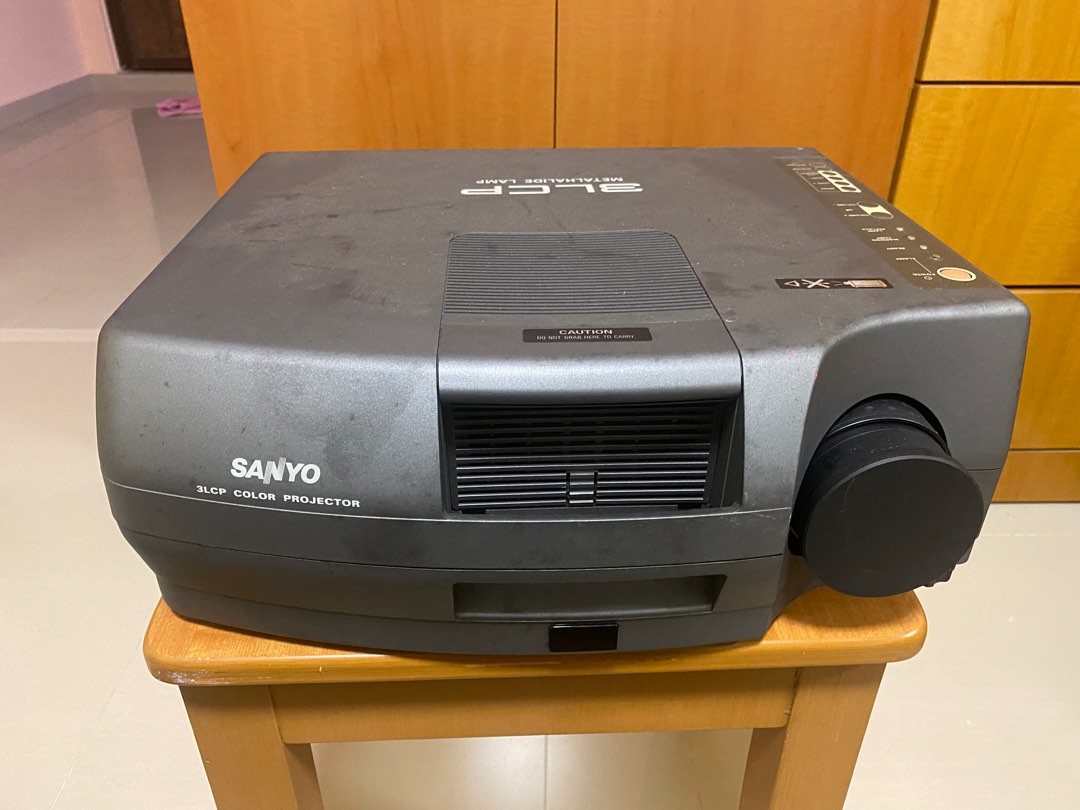 Sanyo 3LCP Colour Projector PLC400PA, TV & Home Appliances, TV