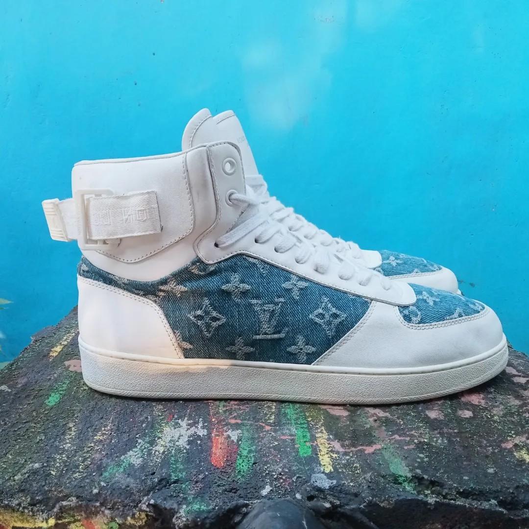 Louis Vuitton White Rivoli Sneakers, Fesyen Pria, Sepatu , Sneakers di  Carousell