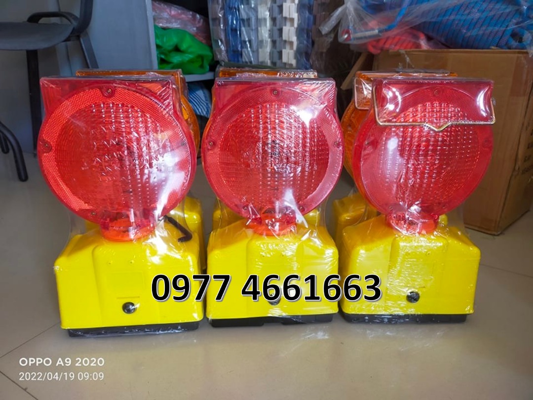 solar blinker light 14, Commercial & Industrial, Industrial Equipment