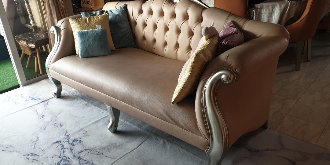 Victorian style leather sofa, Furniture & Home Living, Furniture, Sofas