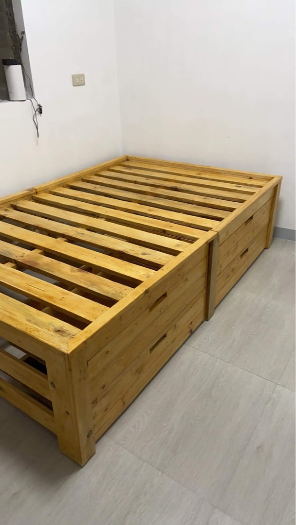 Wooden Pallet Bed frame, Furniture & Home Living, Furniture, Bed Frames