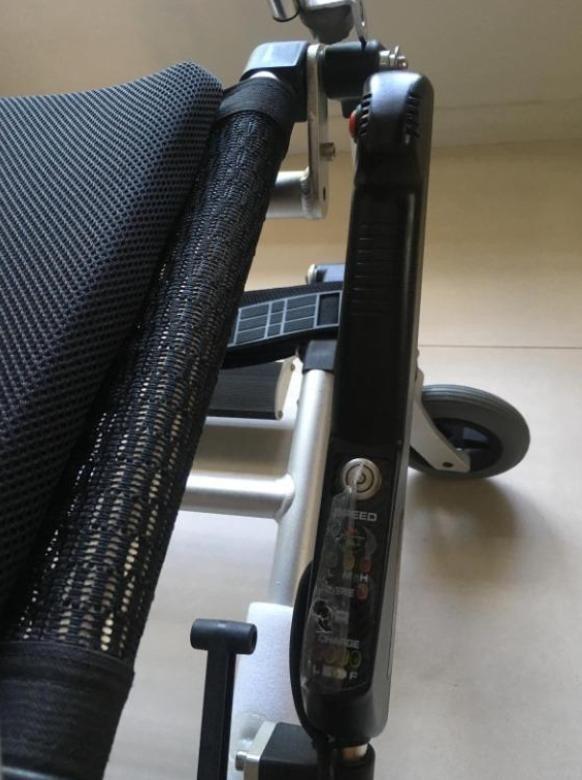 Zinger Chair for Sale (used once or twice only), Health & Nutrition, Assistive & Rehabilatory