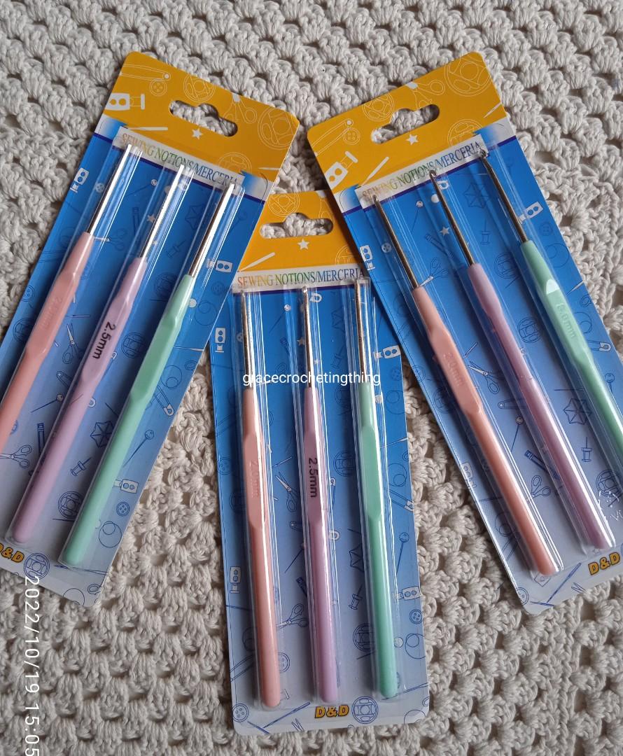 3sizes Set Crochet Hook (Category: Craft Supplies & Tools) located in Manila. Submitted by gracecrochetingthing (Listing ID 1191611859, Image 3). Description: Specification: *Each hook is heat treated for strength and durability and polished for a smooth finish. *Crochet hooks of all sizes are specially designed for knitting and crochey *They are portable and easy to use. Material: aluminum alloy hook,Pvc plastic handle sold in 3 sizes: 2.0mm/2.5