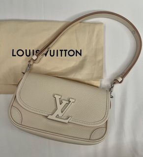 （分類：）位於 。 由 eliseyip820 提交（商品編號 1191660722，圖片 1）。簡介： 。