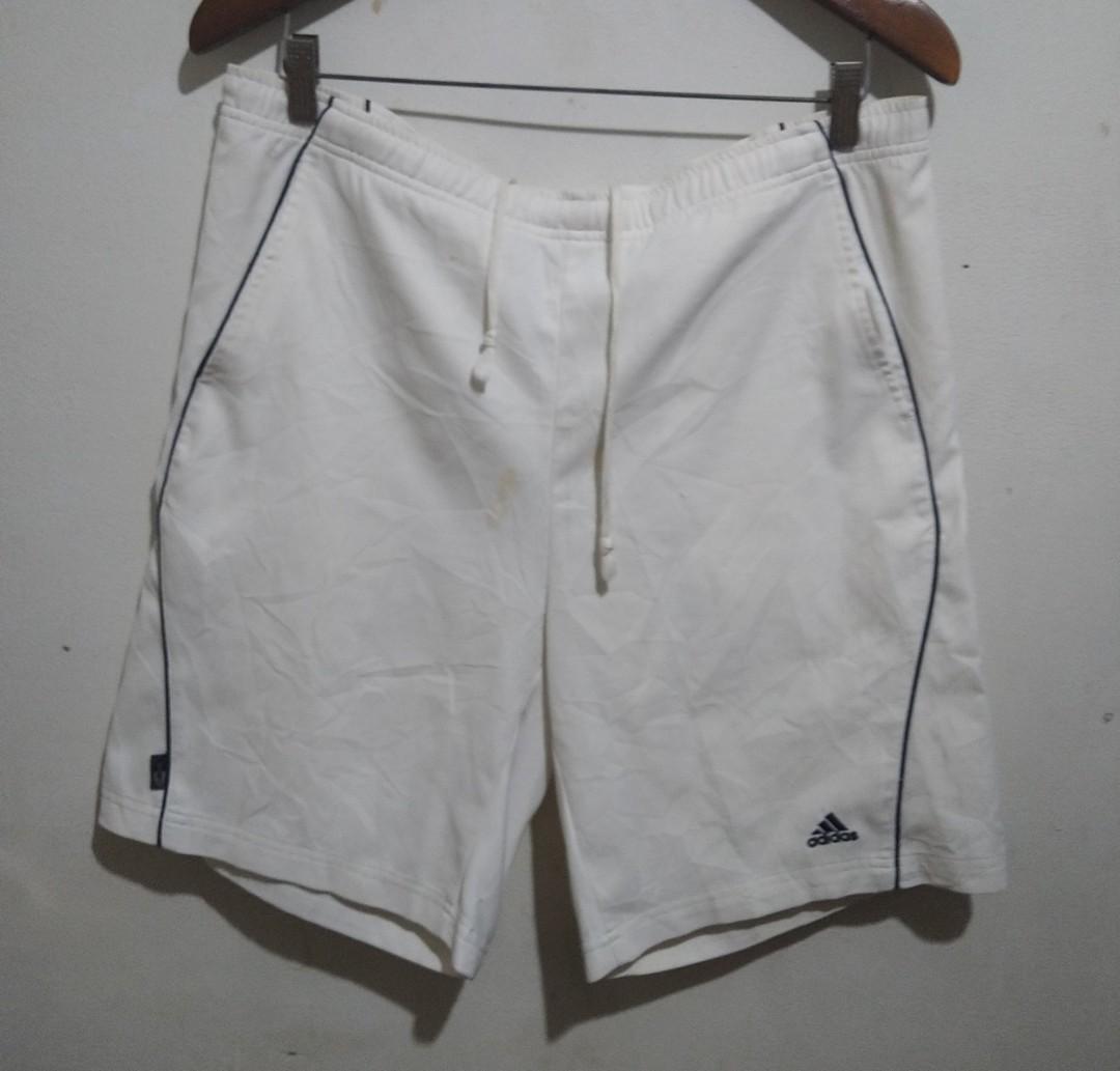 Adidas Climalite short pants sport Ori M, Fesyen Pria, Pakaian , Bawahan di  Carousell