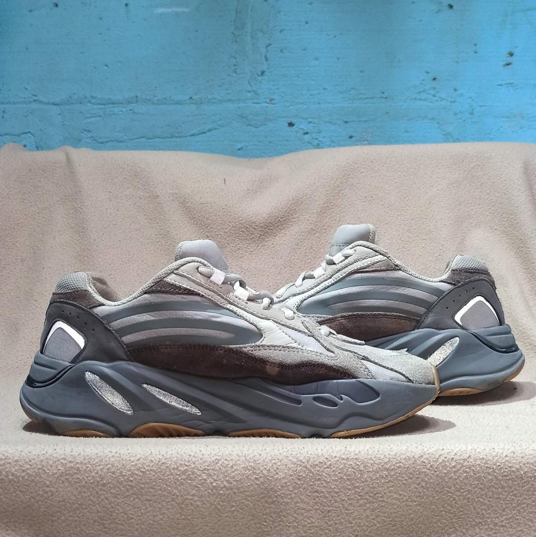 Adidas Yeezy 700 V2 Tephra ukuran 41⅓ 26.0cm Reflective, Fesyen