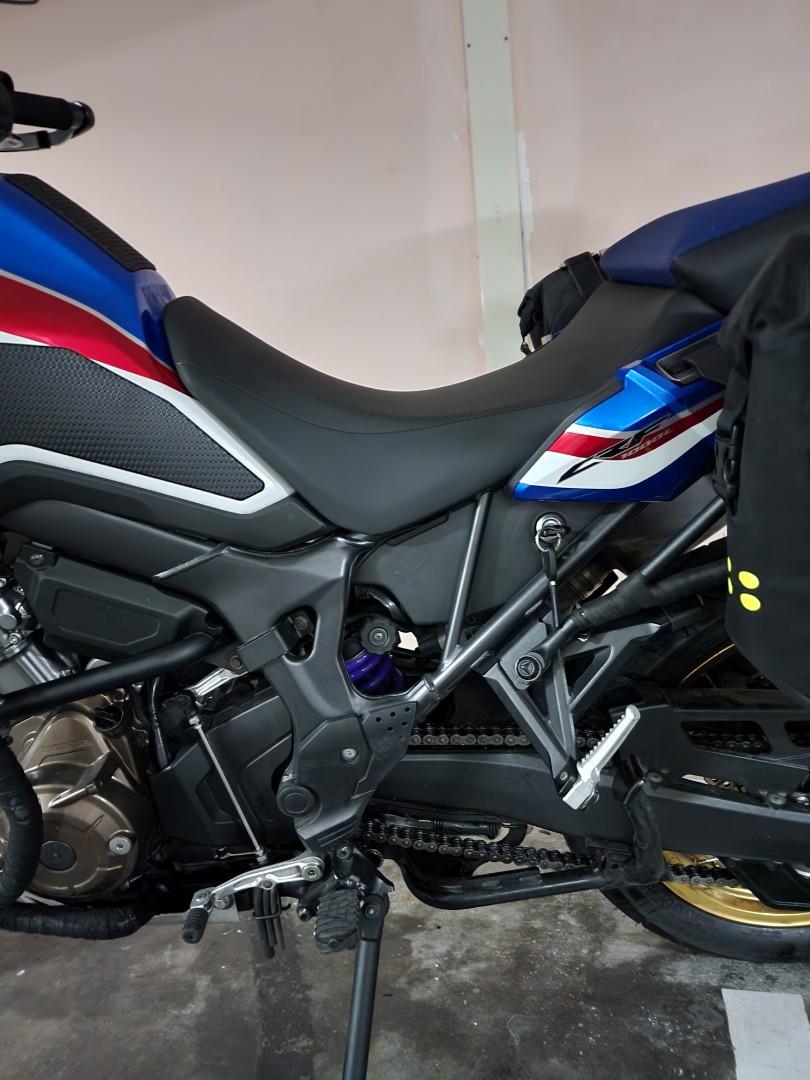 Africa Twin 2016 to 2019 lowered seat (black color only), Motorcycles