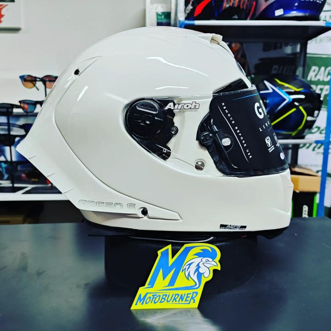 Airoh GP 550 S helmet agv shoei arai (Category: Motorcycle Apparel) located in Singapore. Submitted by stellar_motoburner (Listing ID 1191614612, Image 1). Description: Free smoke visor.