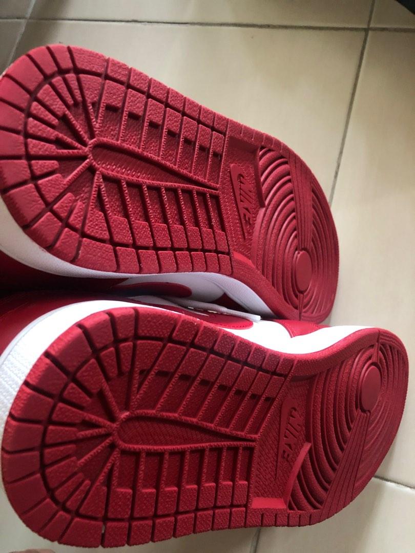 aj1 red