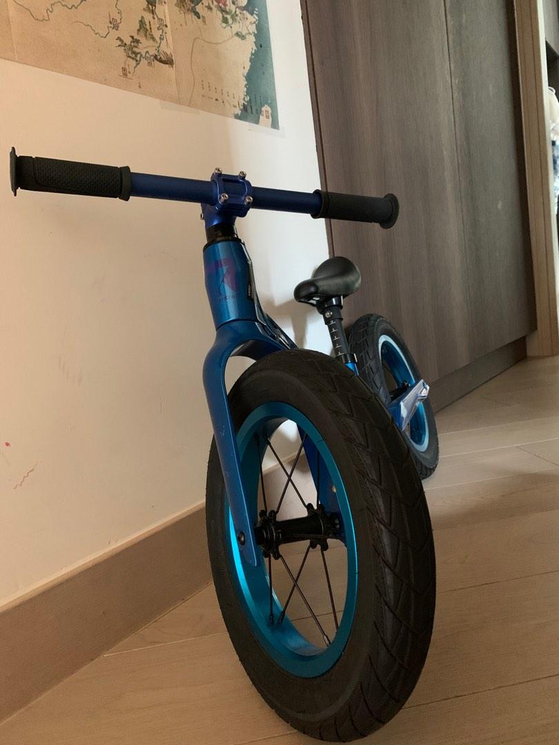 balance bike good as new, 興趣及遊戲, 玩具 & 遊戲類 Carousell