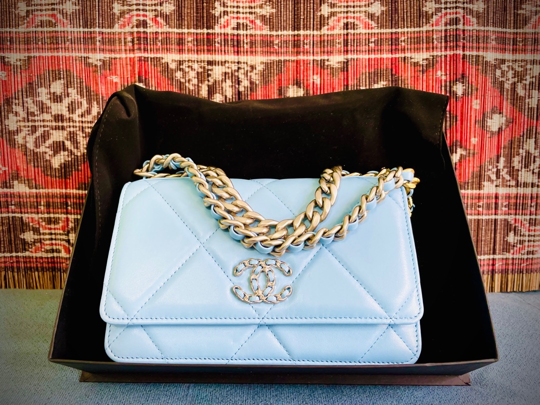 Powder blue chanel discount bag