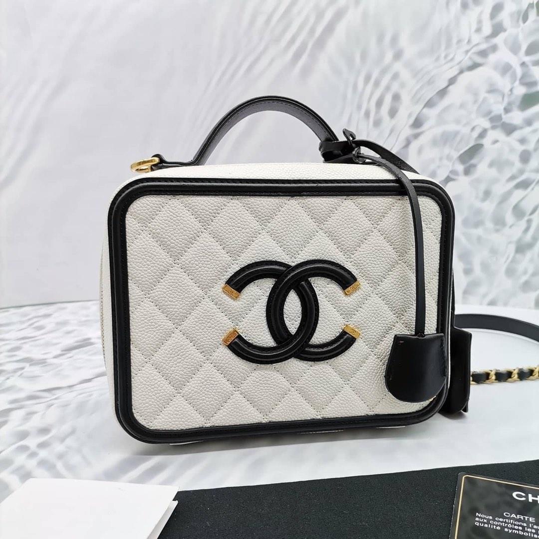 Chanel Black Lambskin Quilted Vanity Case GHW- NW3577 – LuxuryPromise