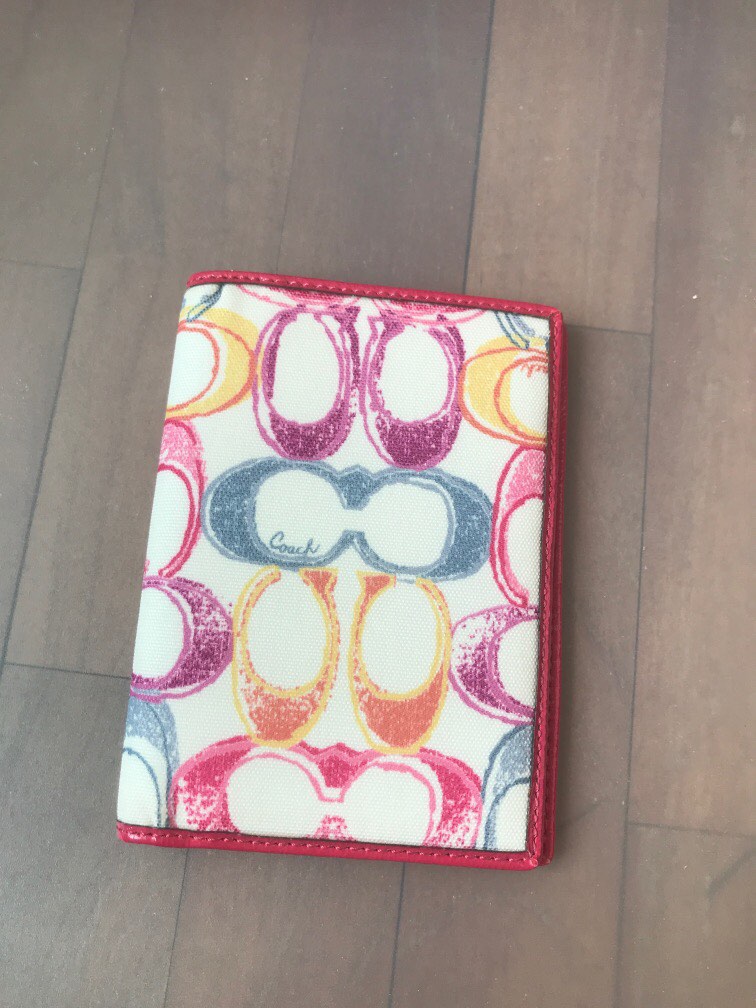 Coach Passport Holder, Women's Fashion, Bags & Wallets, Wallets & Card