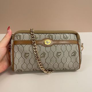 （分類：）位於 。 由 vtstyle.11 提交（商品編號 1191555889，圖片 1）。簡介： 。
