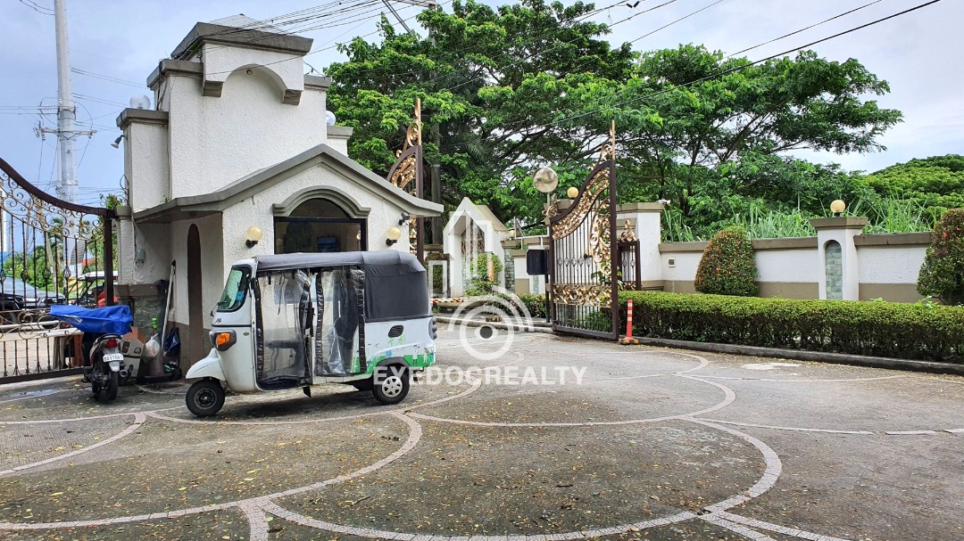 FOR SALE LA RESIDENCIA DE STA. ROSA, LAGUNA, Property, For Sale, Lot on