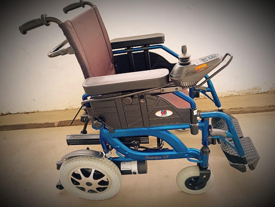 Heartway Escape LX 18" motorized wheelchair. Showroom set complete with